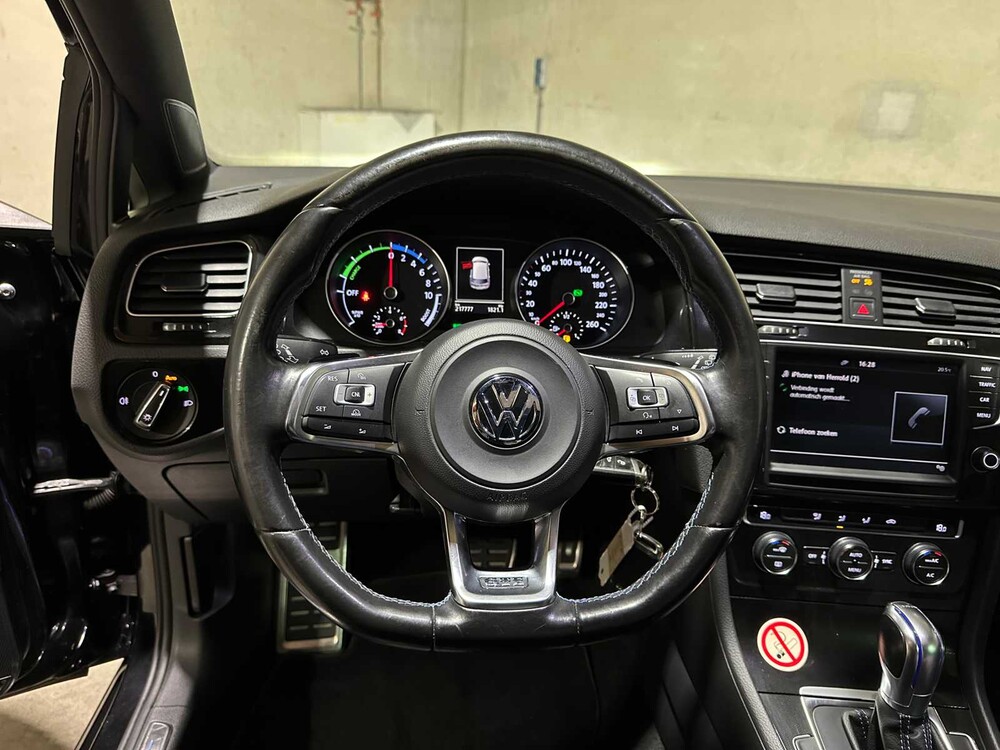 Volkswagen Golf GTE 1.4 TSI 150pk 2015, HR-181-H