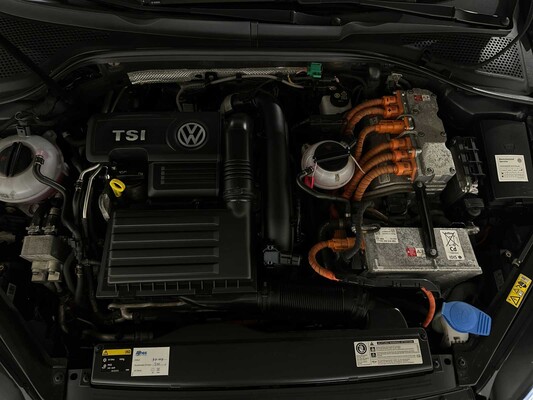Volkswagen Golf GTE 1.4 TSI 150hp 2015, HR-181-H