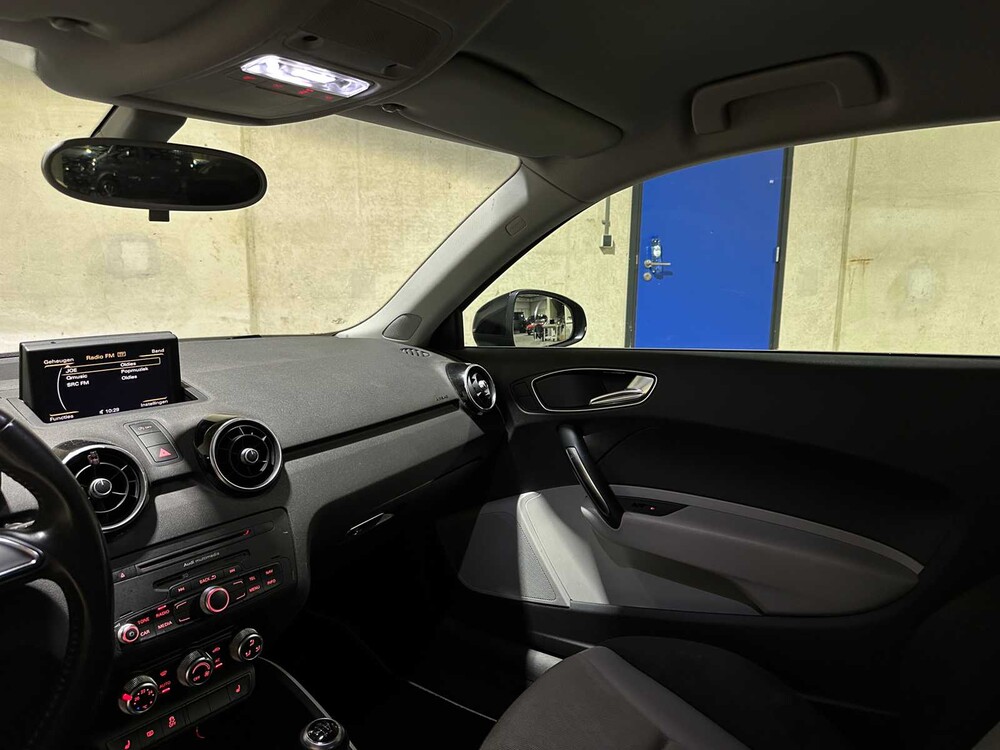 Audi A1 1.2 TFSI Attraction 86pk 2010, TX-992-D