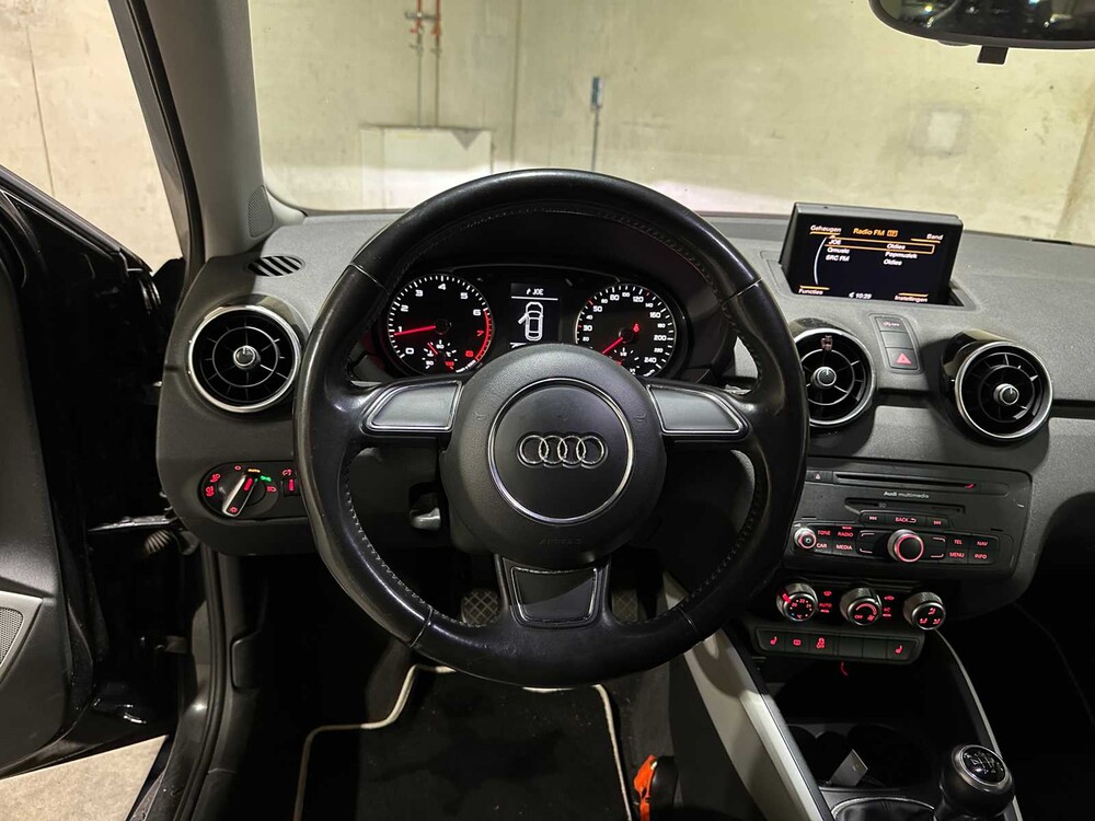 Audi A1 1.2 TFSI Attraction 86pk 2010, TX-992-D