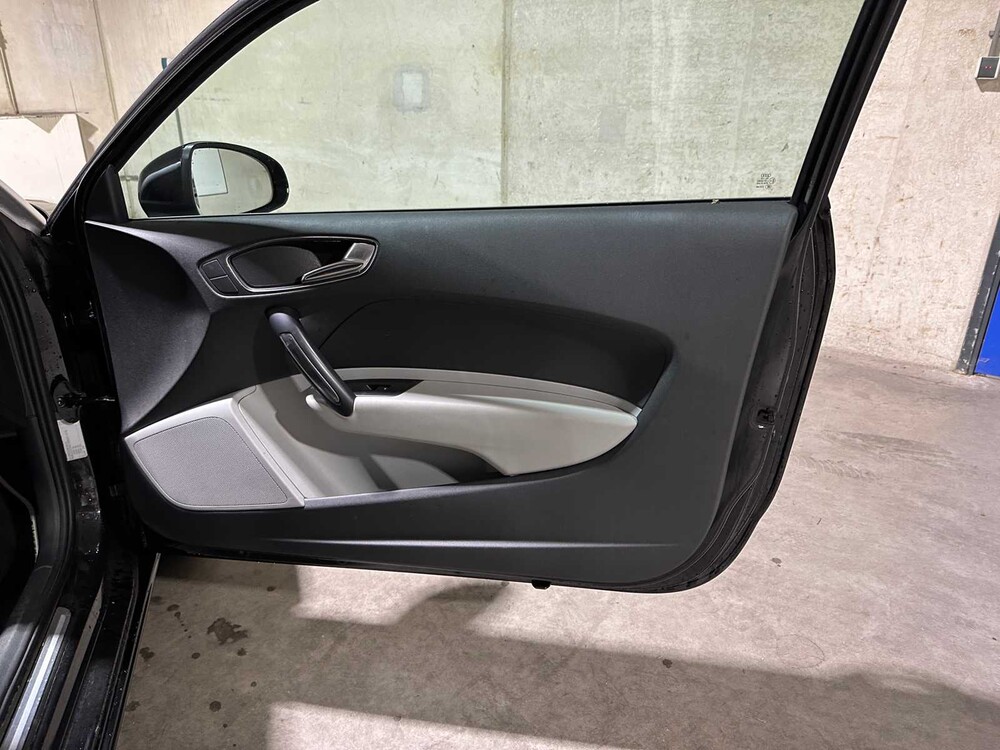 Audi A1 1.2 TFSI Attraction 86pk 2010, TX-992-D