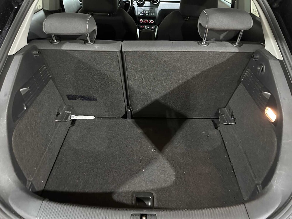 Audi A1 1.2 TFSI Attraction 86pk 2010, TX-992-D