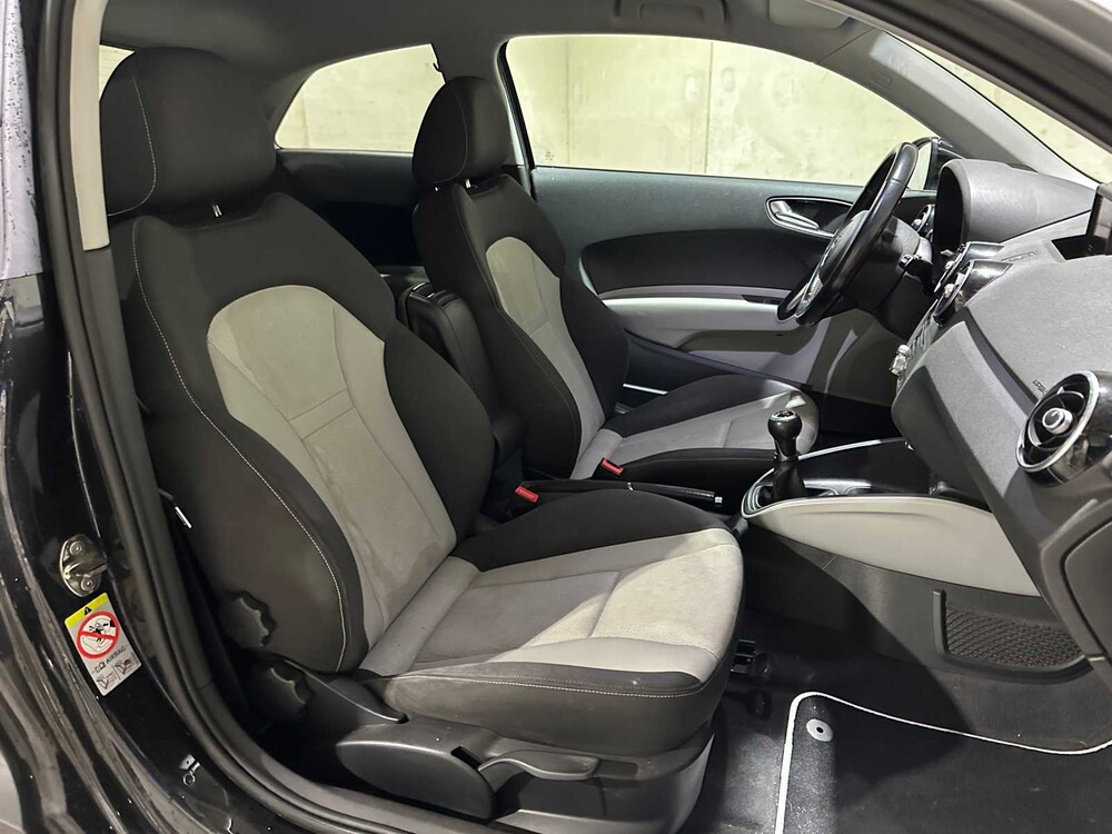 Audi A1 1.2 TFSI Attraction 86pk 2010, TX-992-D