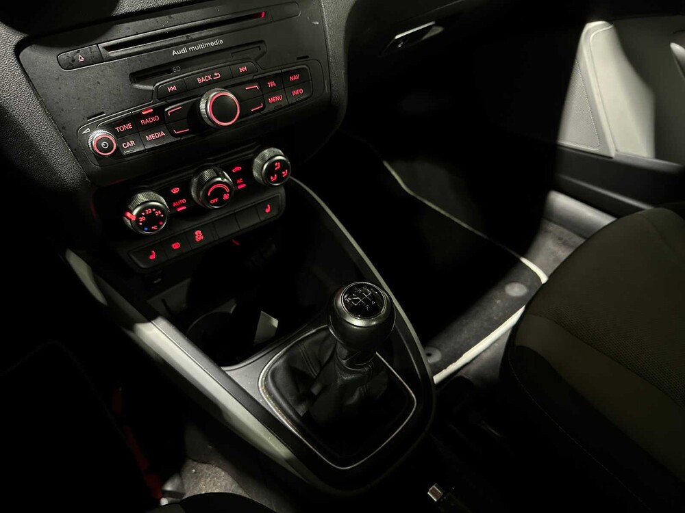 Audi A1 1.2 TFSI Attraction 86pk 2010, TX-992-D