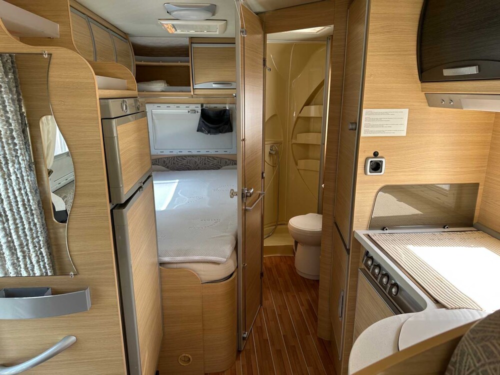 Trigano GRANDUCA 225P 2009 Camper, JB-498-Z