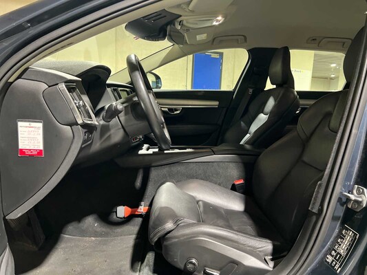 Volvo V90 2.0 T4 Momentum Pro 190hp 2019, XX-067-J