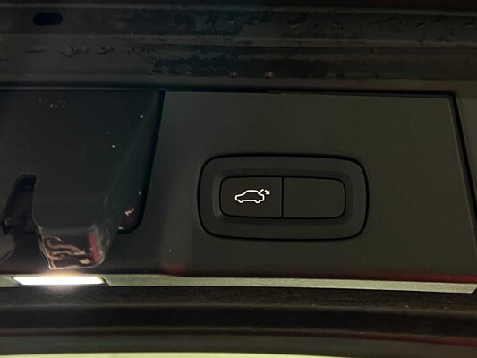 Volvo V90 2.0 T4 Momentum Pro 190hp 2019, XX-067-J