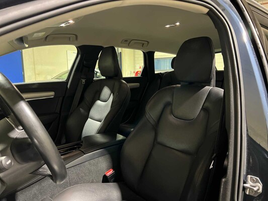 Volvo V90 2.0 T4 Momentum Pro 190hp 2019, XX-067-J