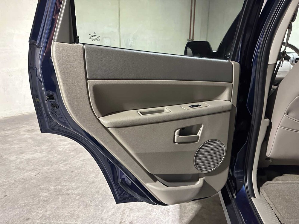 Jeep Grand Cherokee 4.7 V8 Laredo 231pk 2005, 85-ZP-VB Youngtimer