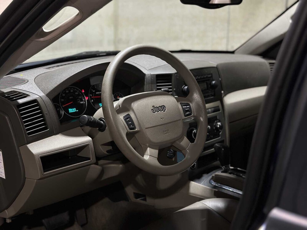 Jeep Grand Cherokee 4.7 V8 Laredo 231pk 2005, 85-ZP-VB Youngtimer