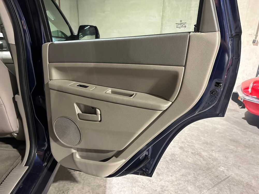 Jeep Grand Cherokee 4.7 V8 Laredo 231pk 2005, 85-ZP-VB Youngtimer