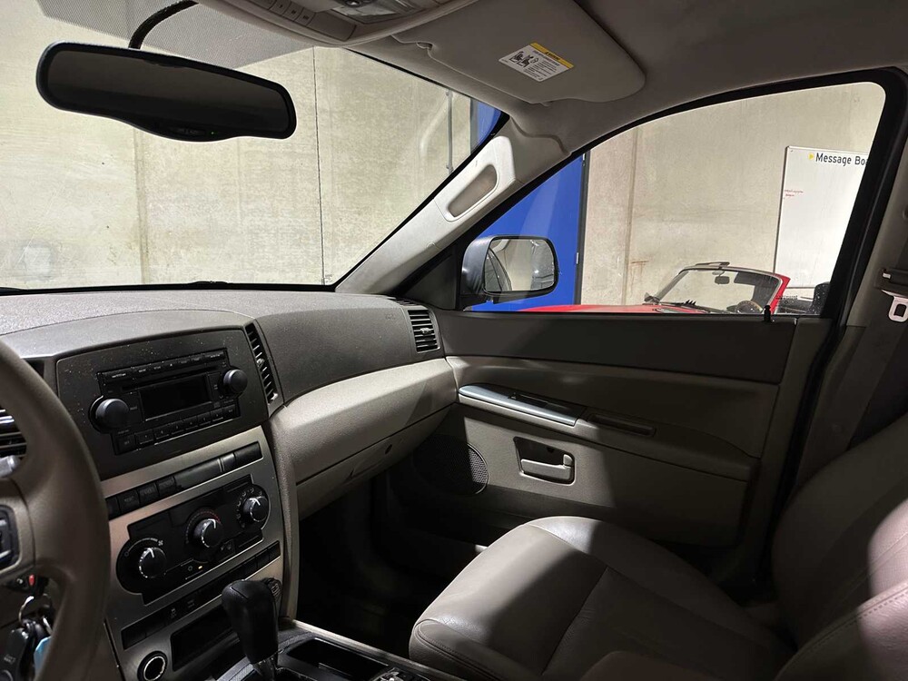 Jeep Grand Cherokee 4.7 V8 Laredo 231pk 2005, 85-ZP-VB Youngtimer