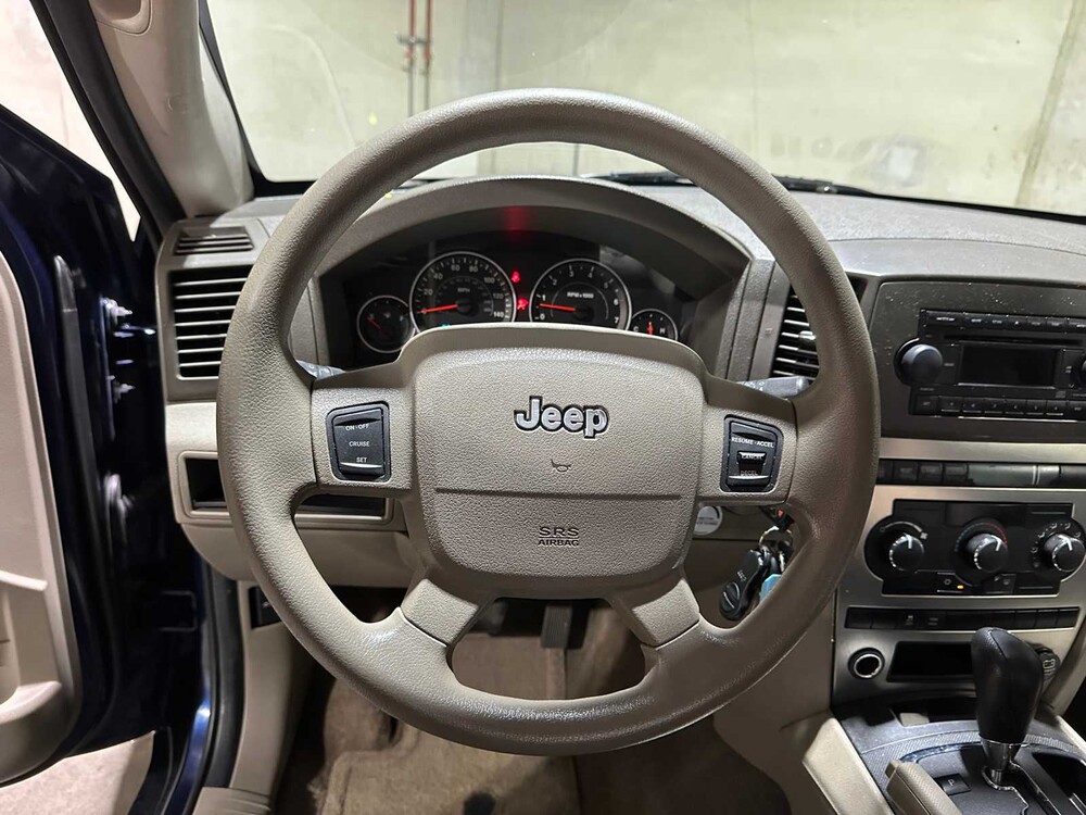 Jeep Grand Cherokee 4.7 V8 Laredo 231pk 2005, 85-ZP-VB Youngtimer