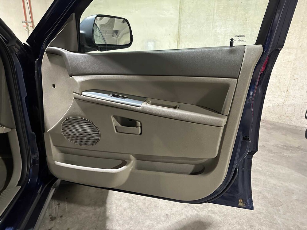 Jeep Grand Cherokee 4.7 V8 Laredo 231pk 2005, 85-ZP-VB Youngtimer