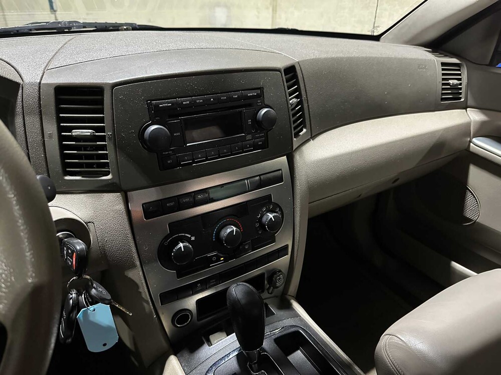 Jeep Grand Cherokee 4.7 V8 Laredo 231pk 2005, 85-ZP-VB Youngtimer