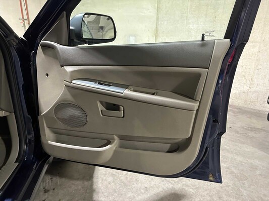 Jeep Grand Cherokee 4.7 V8 Laredo 231pk 2005, 85-ZP-VB Youngtimer