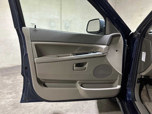 Jeep Grand Cherokee 4.7 V8 Laredo 231pk 2005, 85-ZP-VB Youngtimer