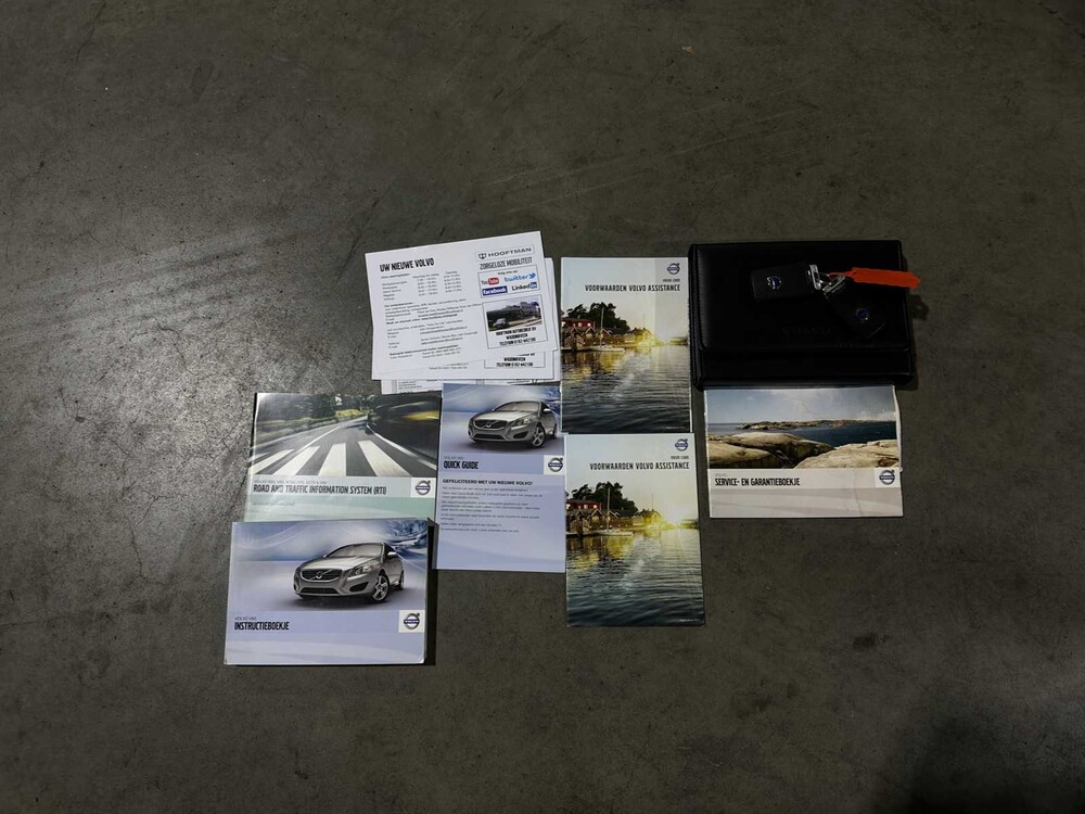 Volvo V60 1.6 T3 R-Design 150pk 2012 (Origineel-NL), 34-XLS-4