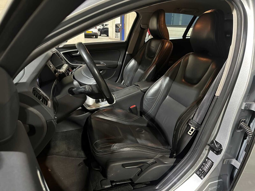 Volvo V60 1.6 T3 R-Design 150pk 2012 (Origineel-NL), 34-XLS-4