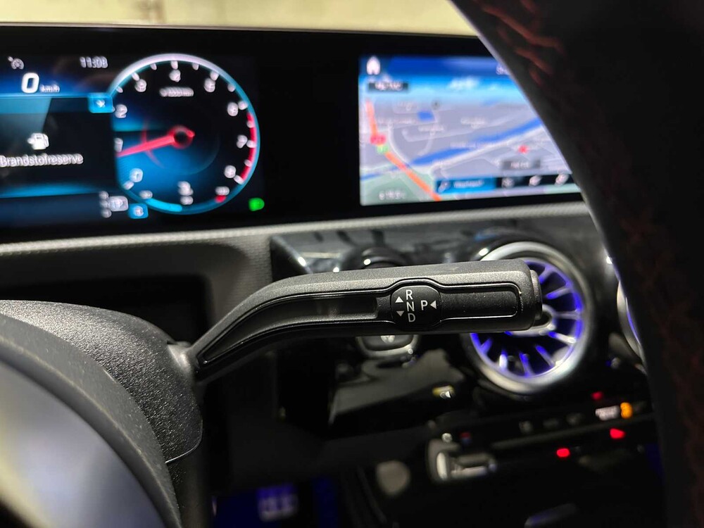 Mercedes-Benz A180 Limousine Premium Plus 136pk 2020, R-276-VV