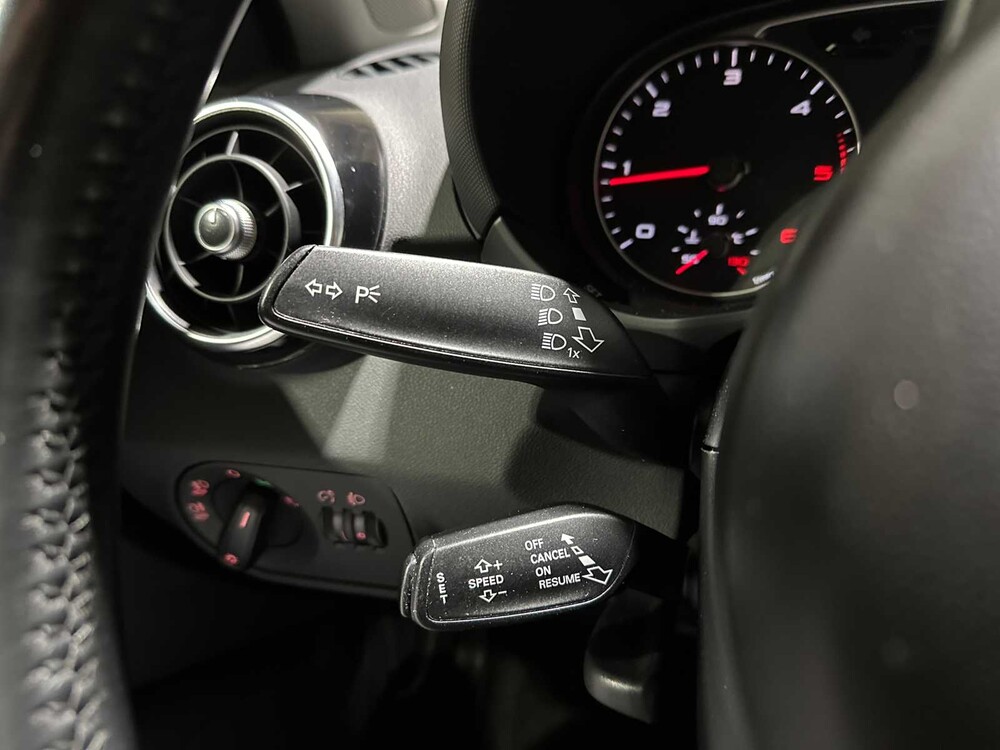 Audi A1 Sportback 1.6 TDI Admired S-Line 90pk 2014, 6-XRH-06