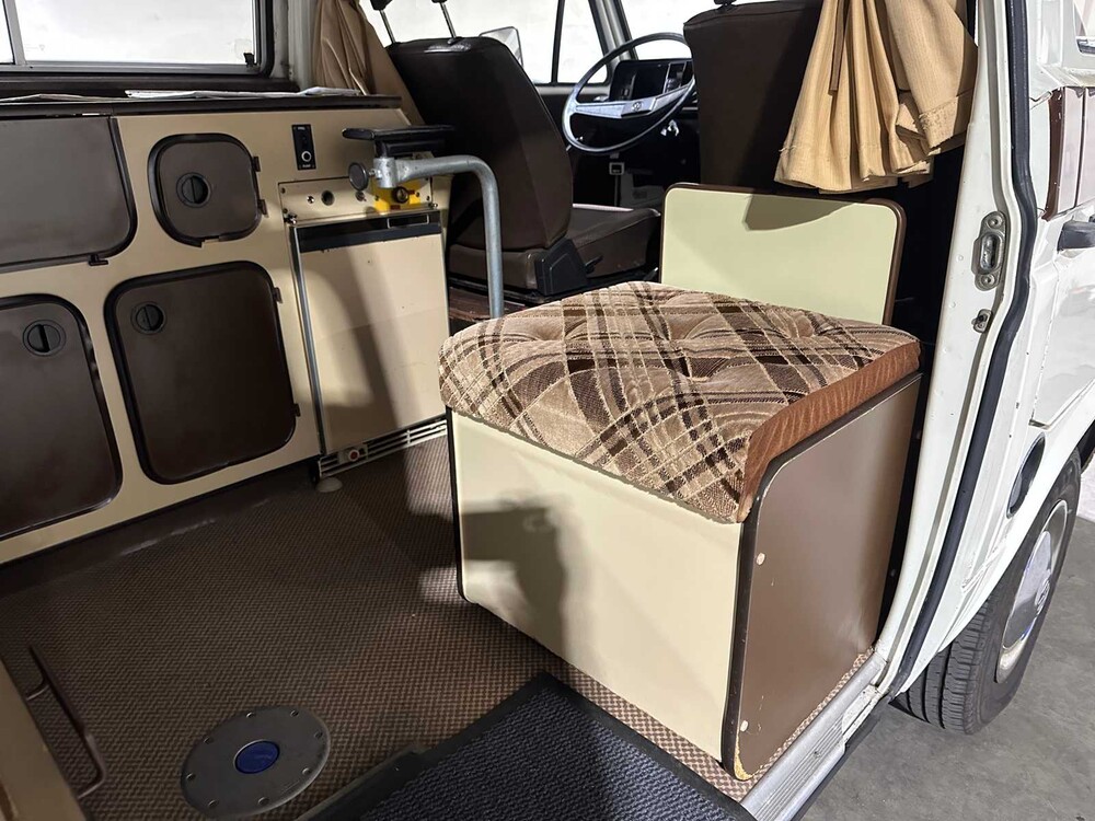 Volkswagen T3 Kampeerwagen 1980, KF-62-DX Camper