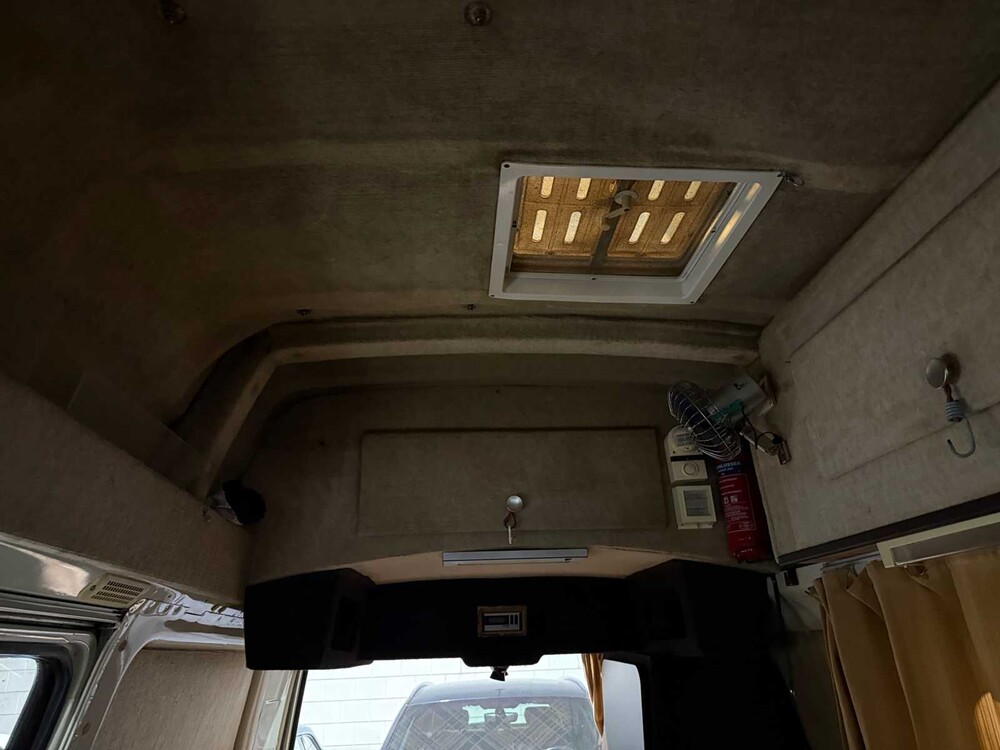 Volkswagen T3 Kampeerwagen 1980, KF-62-DX Camper