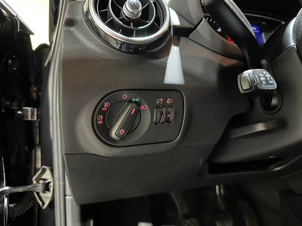 Audi A1 Sportback 1.6 TDI Admired S-Line 90PS 2014, 6-XRH-06