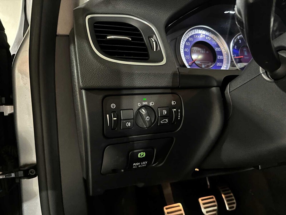 Volvo V60 1.6 T3 R-Design 150PS 2012 (Original-NL), 34-XLS-4