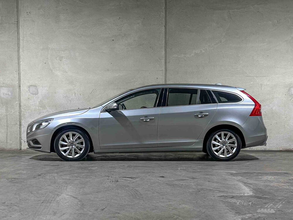 Volvo V60 1.6 T3 R-Design 150PS 2012 (Original-NL), 34-XLS-4