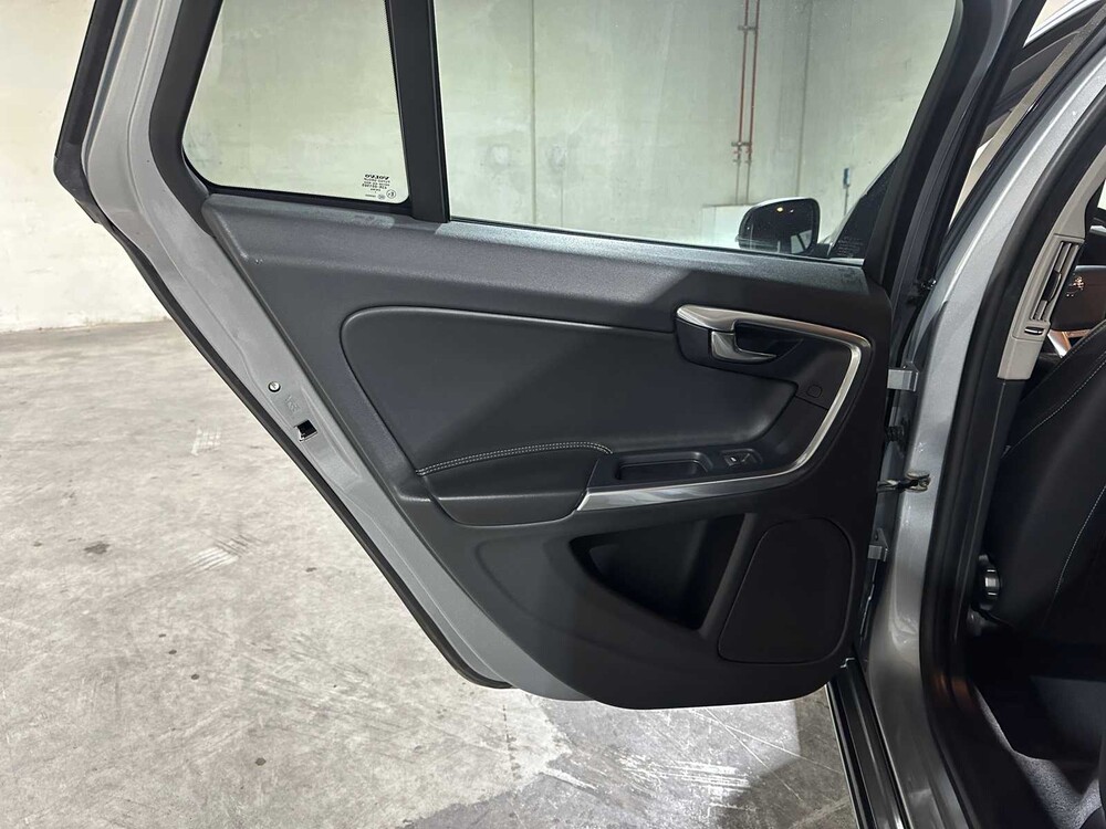 Volvo V60 1.6 T3 R-Design 150PS 2012 (Original-NL), 34-XLS-4