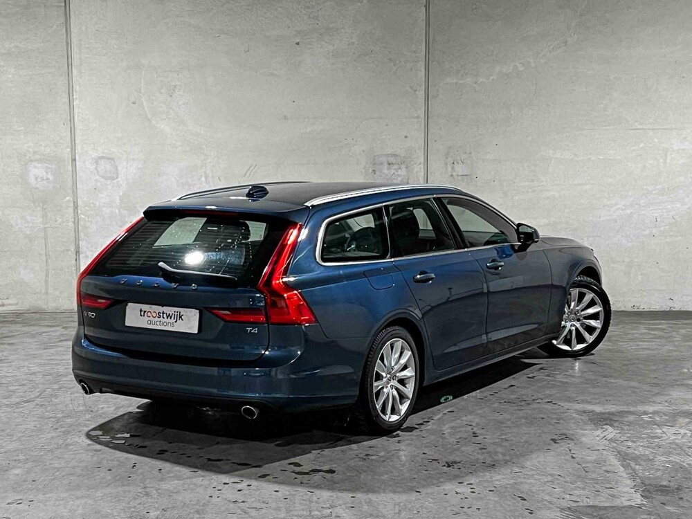 Volvo V90 2.0 T4 Momentum Pro 190PS 2019, XX-067-J