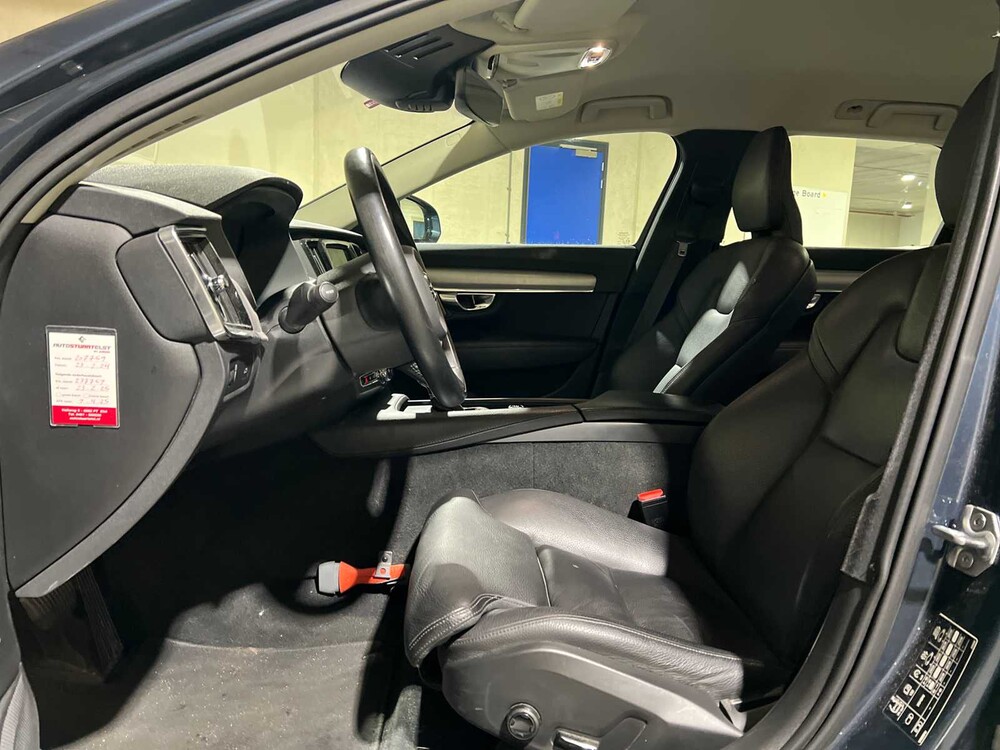 Volvo V90 2.0 T4 Momentum Pro 190PS 2019, XX-067-J