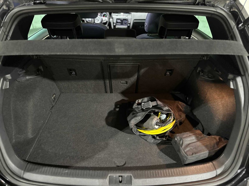 Volkswagen Golf GTE 1.4 TSI 150PS 2015, HR-181-H