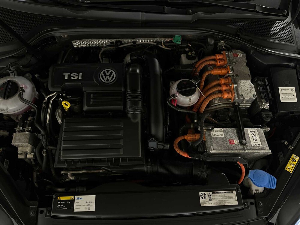 Volkswagen Golf GTE 1.4 TSI 150PS 2015, HR-181-H