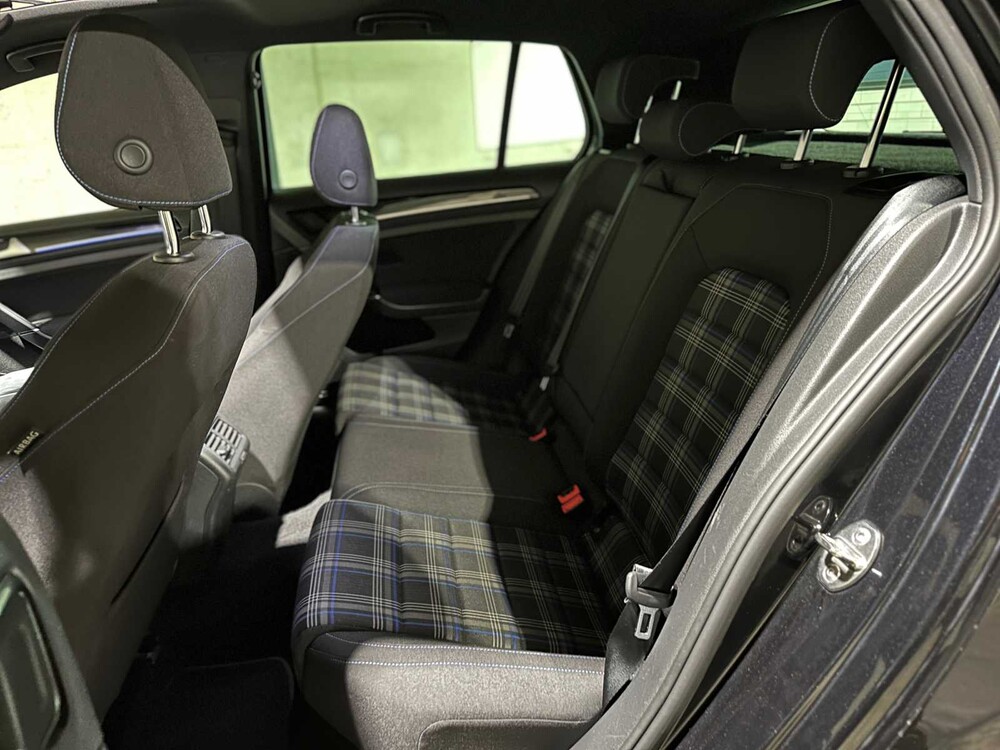 Volkswagen Golf GTE 1.4 TSI 150PS 2015, HR-181-H