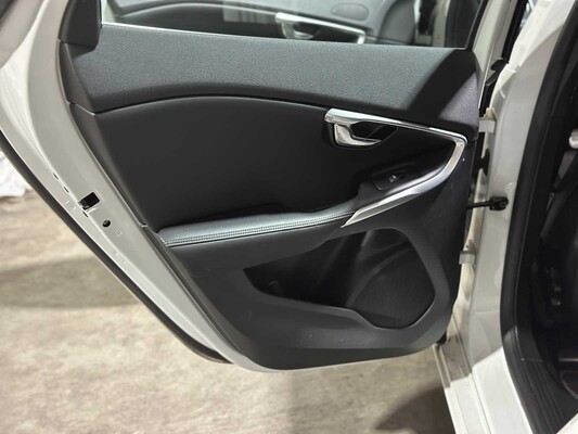 Volvo V40 2.0 D3 Business Sport 150pk 2017, PR-110-K