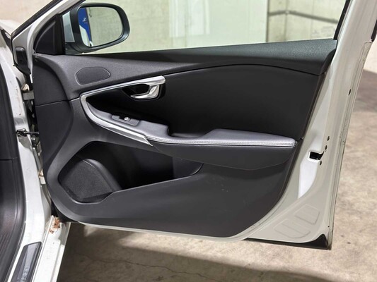 Volvo V40 2.0 D3 Business Sport 150pk 2017, PR-110-K