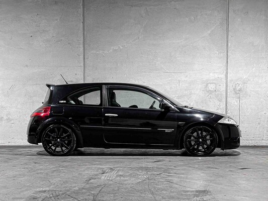 Renault Mégane 2.0-16V Turbo RS 224pk 2005, 22-RS-ZS