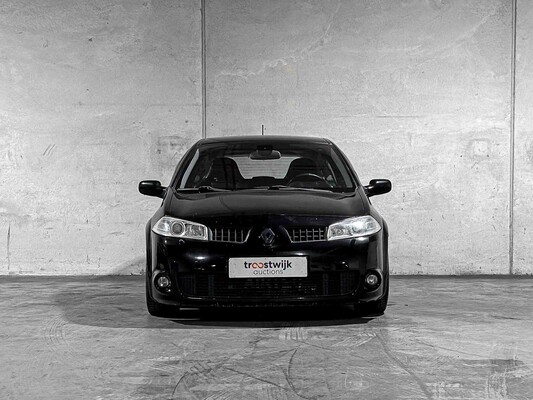 Renault Mégane 2.0-16V Turbo RS 224pk 2005, 22-RS-ZS