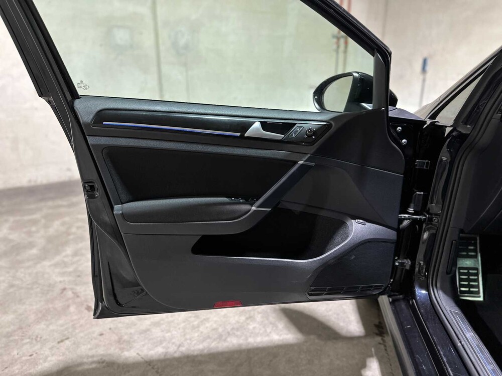 Volkswagen Golf GTE 1.4 TSI 150pk 2015, HR-181-H