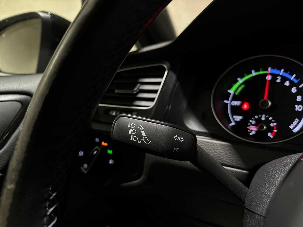 Volkswagen Golf GTE 1.4 TSI 150pk 2015, HR-181-H