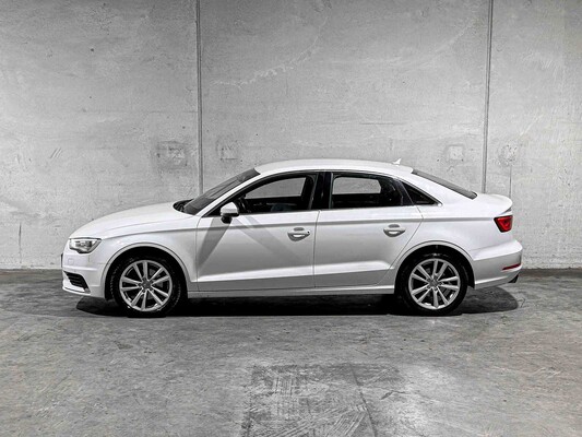 Audi A3 Limousine 1.4 TFSI CoD Ambiente Pro Line Plus 150pk 2015, 5-ZFD-12