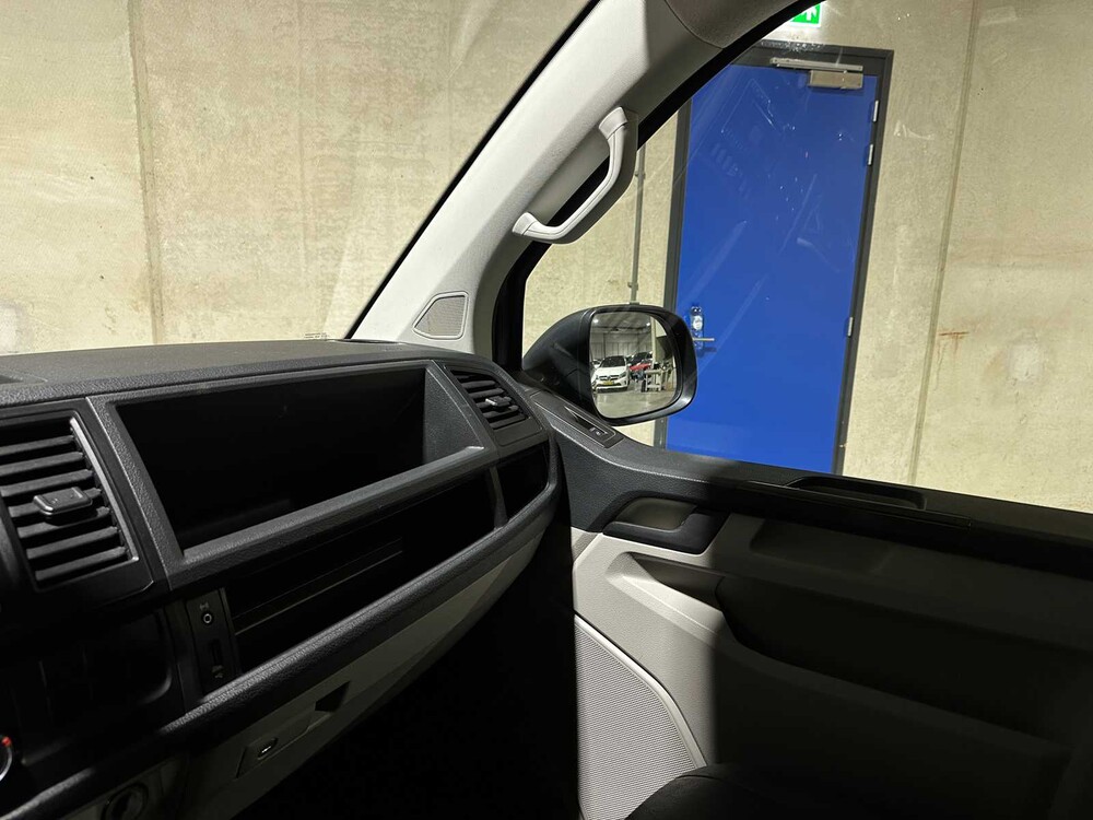 Volkswagen Transporter T6 Camper 2.0 4P -Selbstbau- 140PS 2016 (Automatik), S-456-LJ