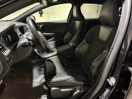 Volvo V60 1.6 T3 R-Design 150pk 2015, 5-ZTK-58