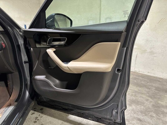 Jaguar F-PACE 2.0 Portfolio AWD 20d 179PS 2017, NL-229-D