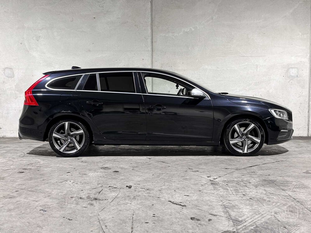 Volvo V60 1.6 T3 R-Design 150pk 2015, 5-ZTK-58