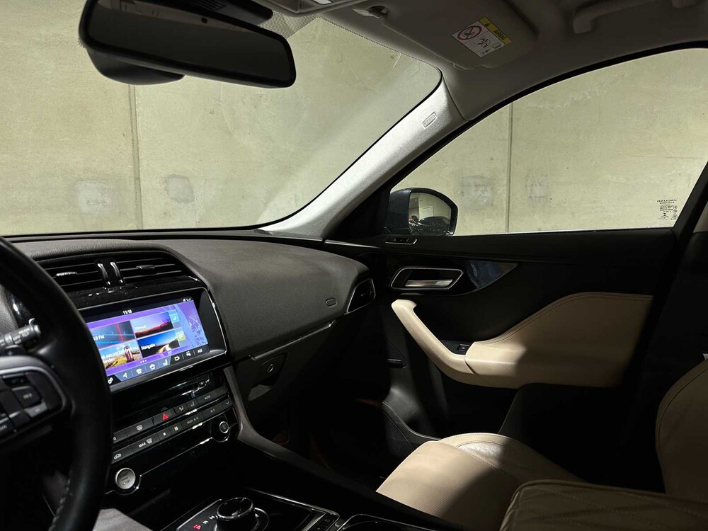 Jaguar F-PACE 2.0 Portfolio AWD 20d 179pk 2017, NL-229-D