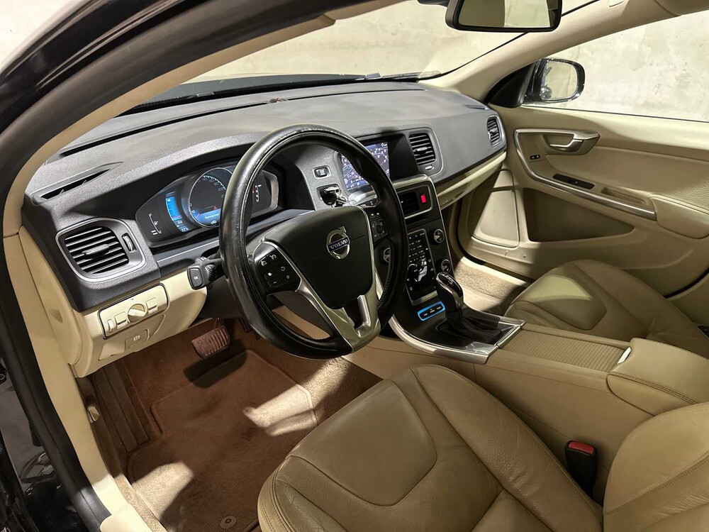 Volvo V60 2.4 D6 AWD Plug-In Hybrid Summum 215pk 2013, 9-SPL-27