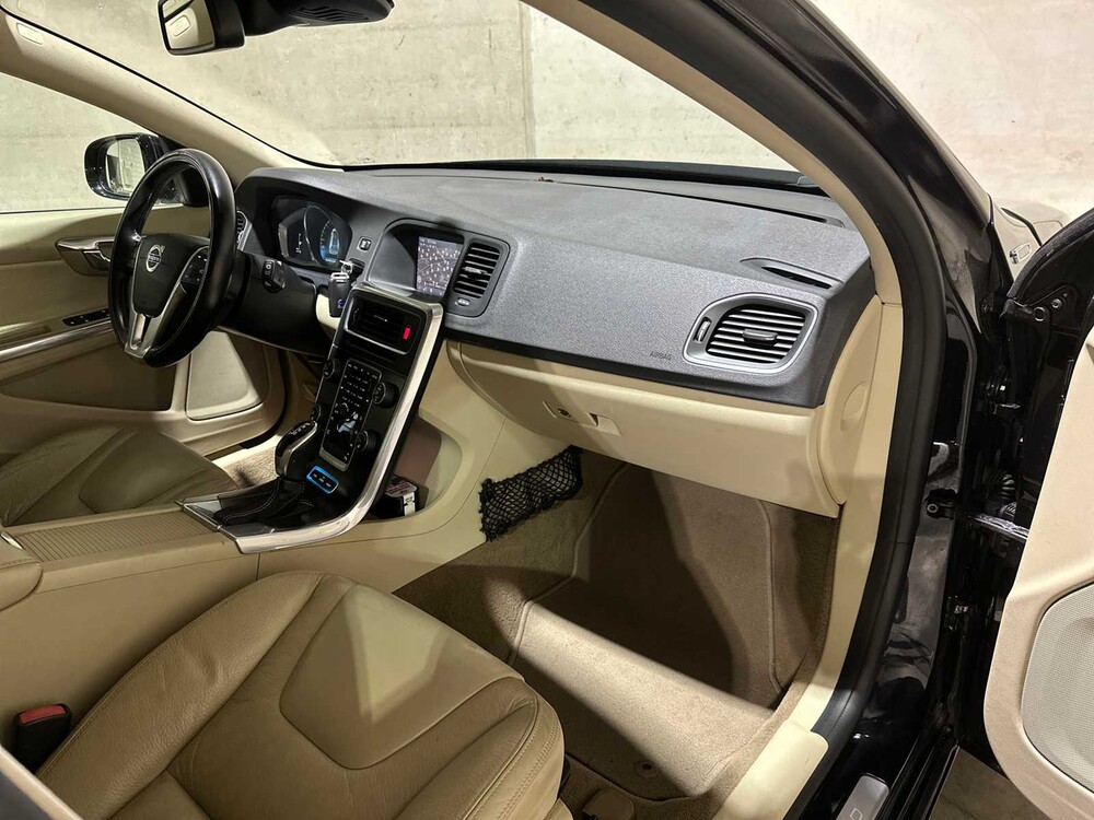 Volvo V60 2.4 D6 AWD Plug-In Hybrid Summum 215pk 2013, 9-SPL-27